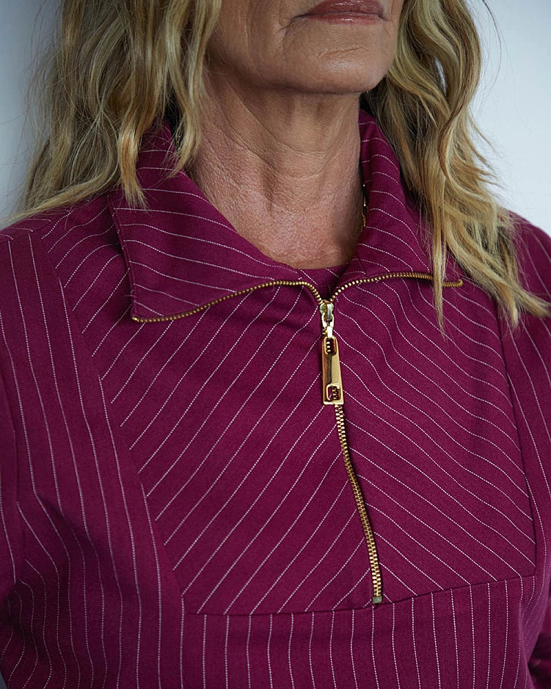 Casaco Cropped Dumball Risca De Giz Vinho